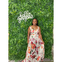 Load image into Gallery viewer, Flowered Maxi Dress